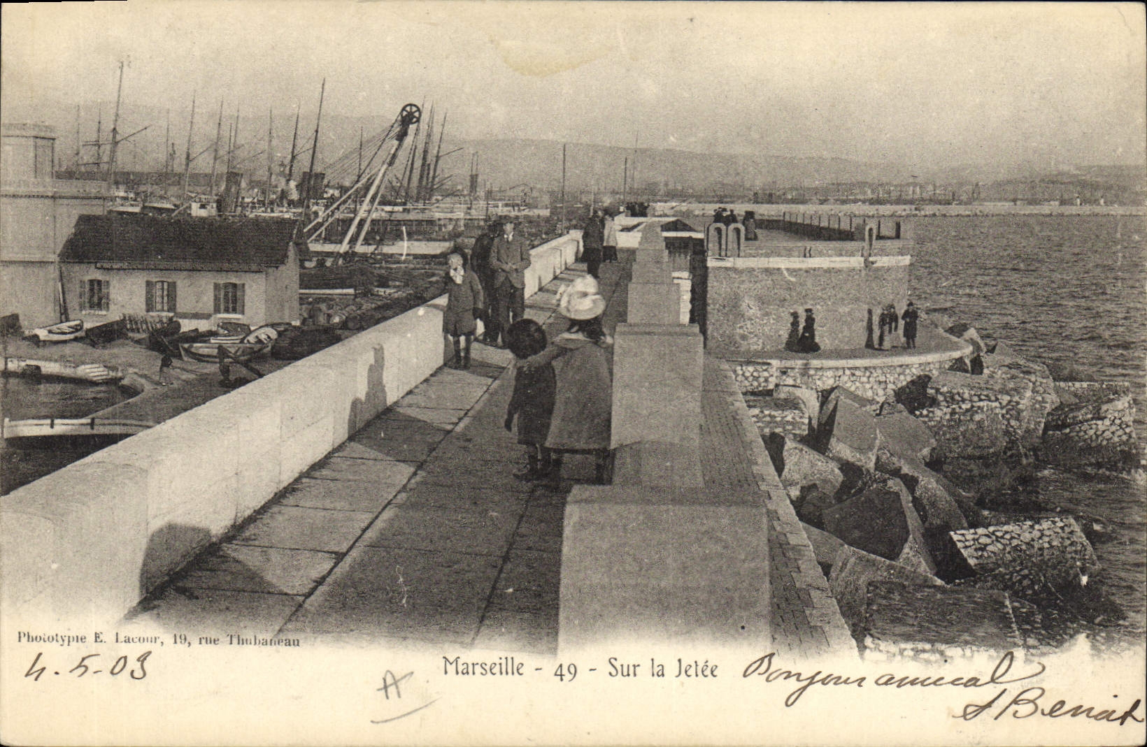 CPA Marseille Sur la Jetee 