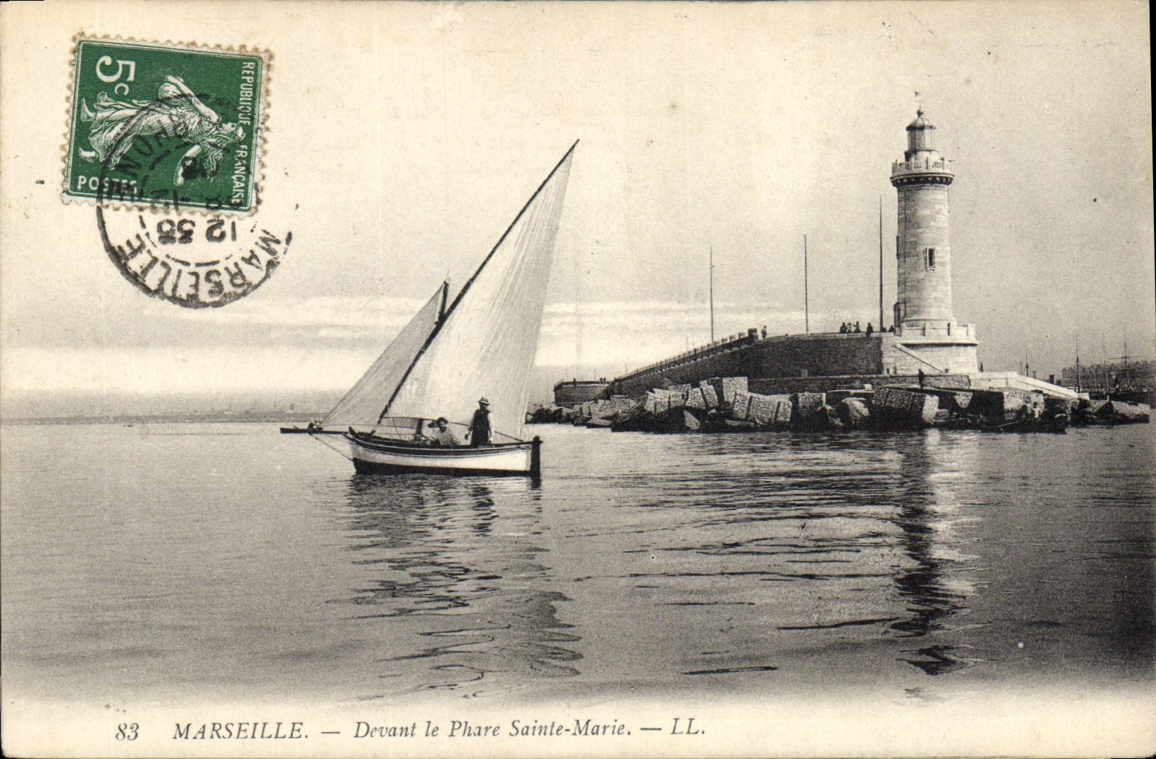 CPA Marseille Devant Le Phare Ste Marie