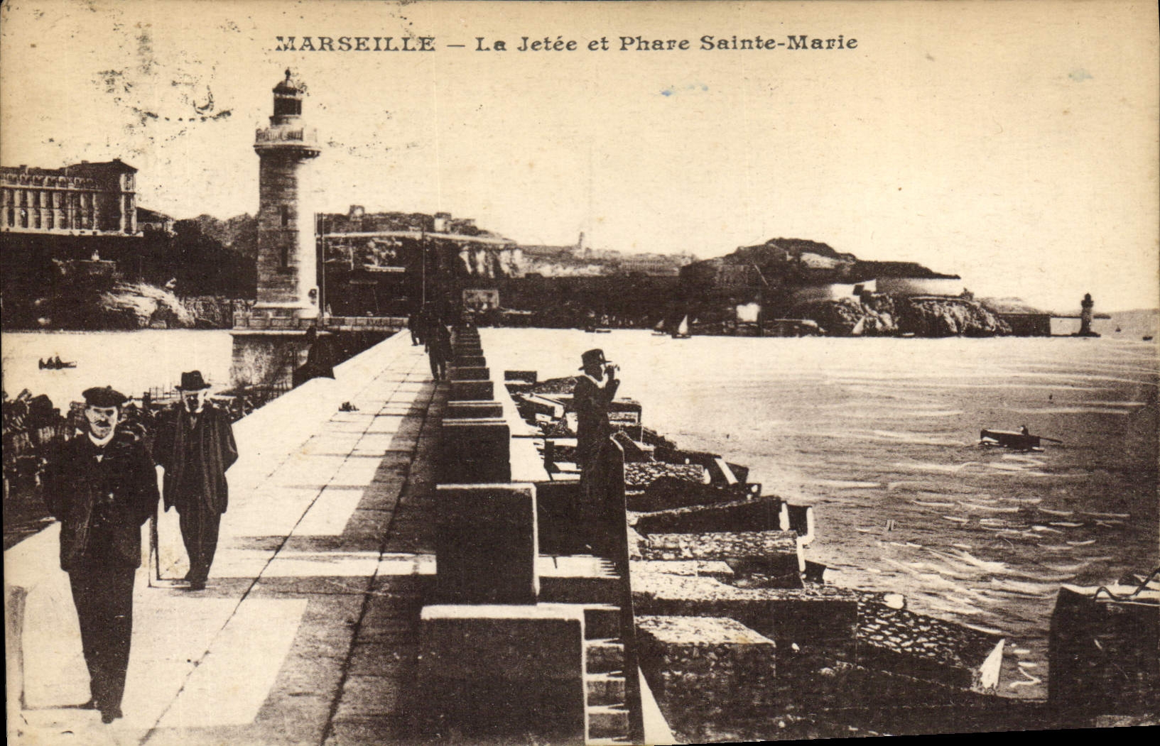 CPA Marseille La Jetee et Phare Ste Marie