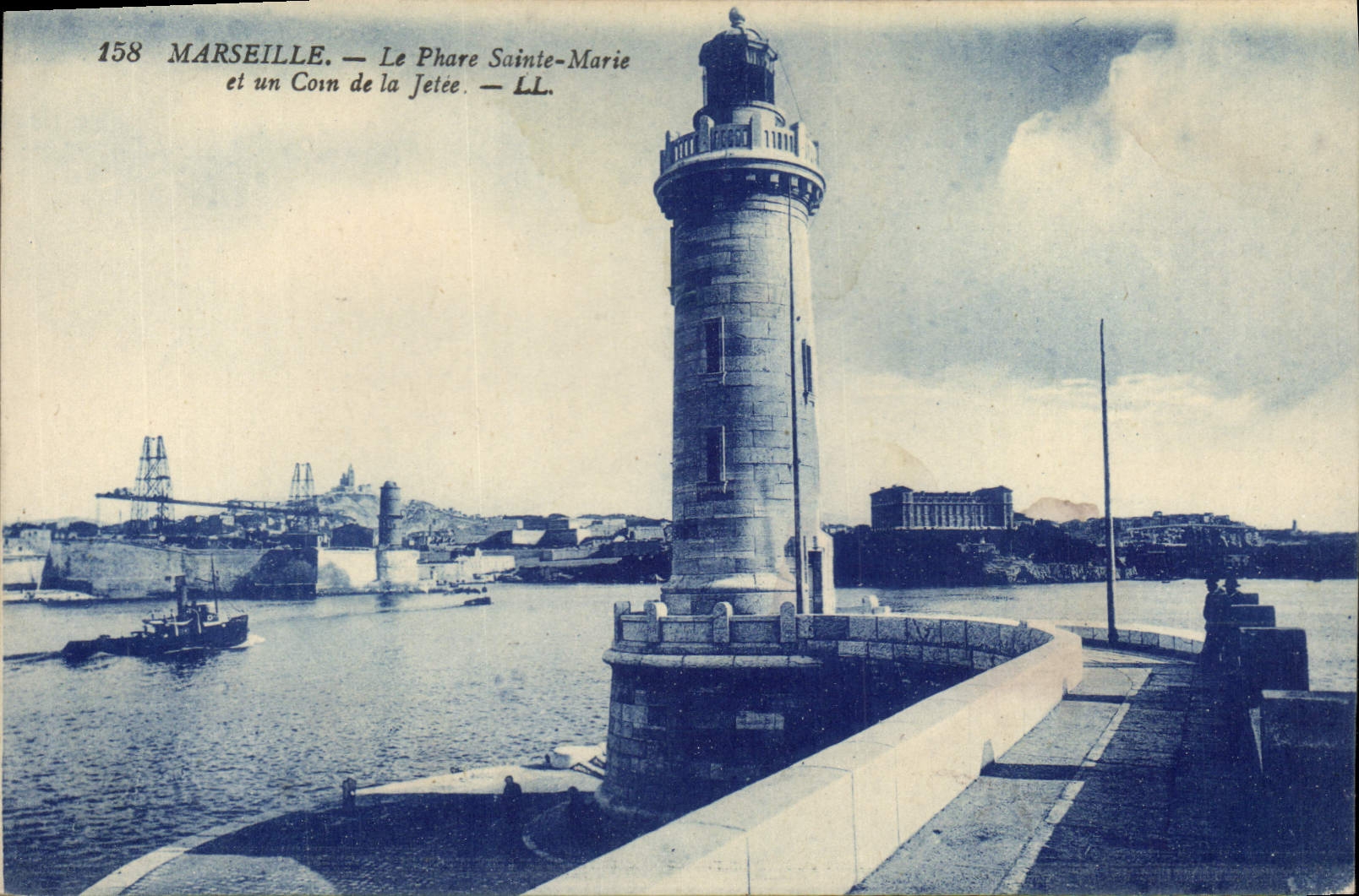 CPA Marseille Le Phare Ste Marie et un Coin de la Jetee