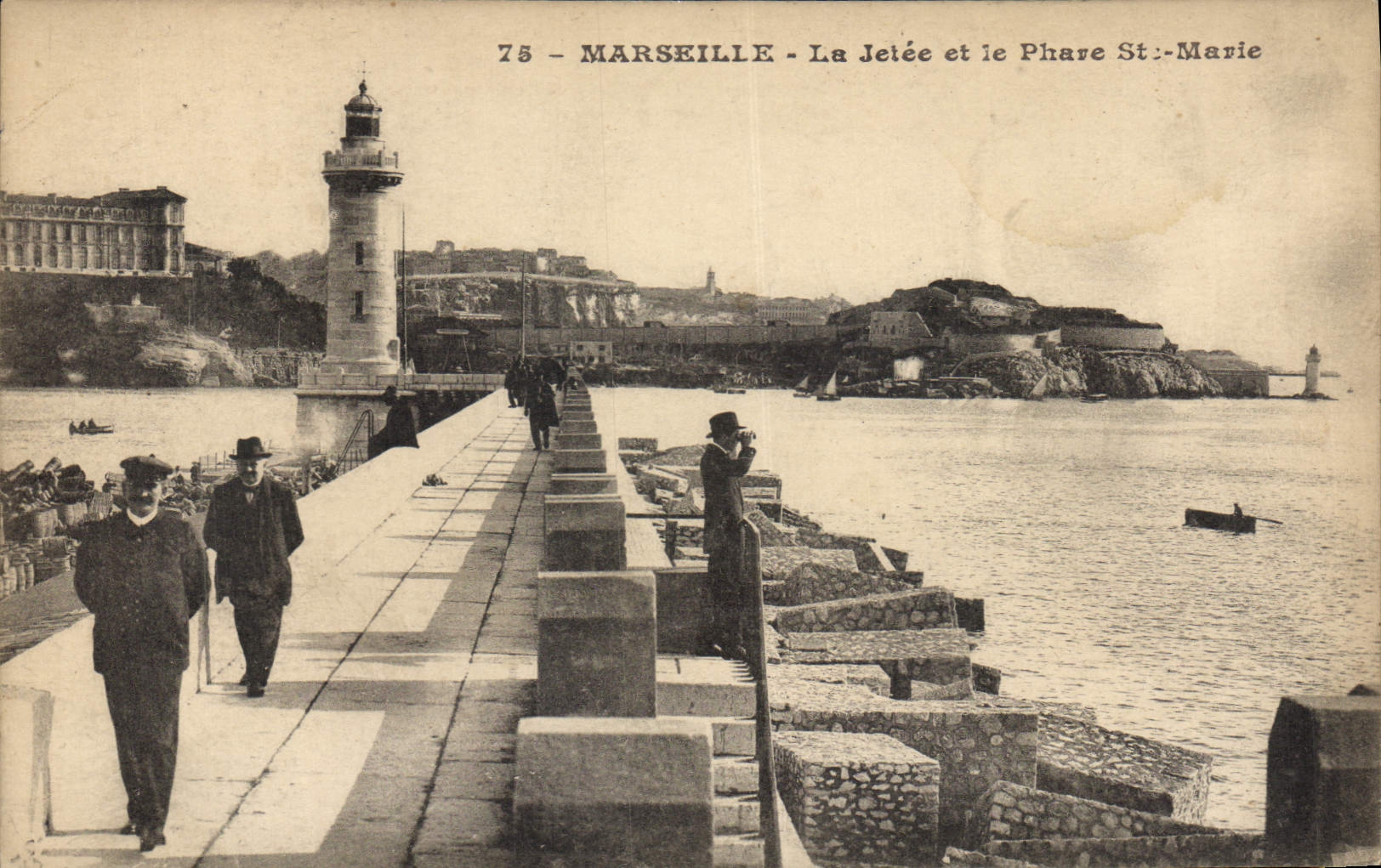 CPA Marseille la Jetee et le Phare Ste Marie