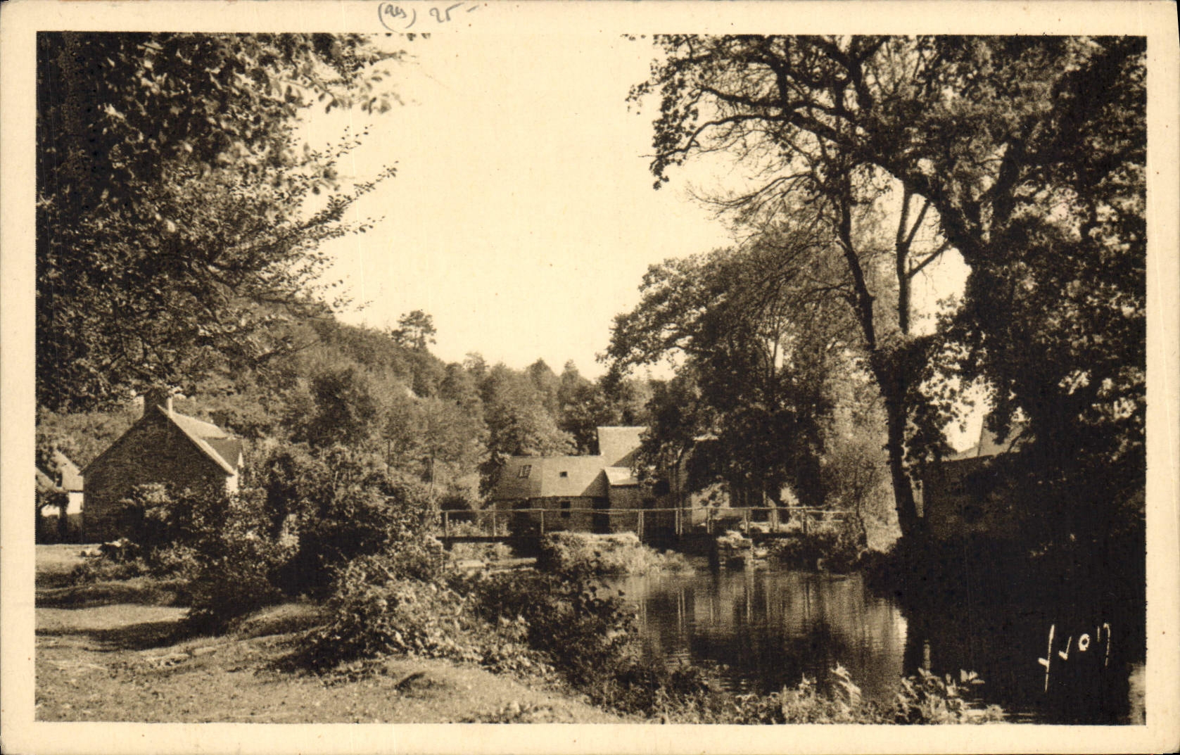 CPA Pont Aven Finistere l'Aven au Bois d'Amour