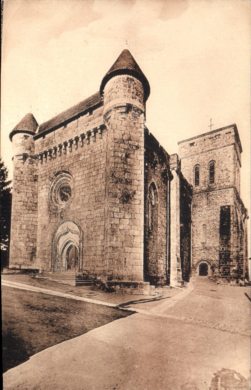 CPA Architecture religieuse de Poitou le Boupere Vendee eglise Fortifiee XIII et XV siecle 