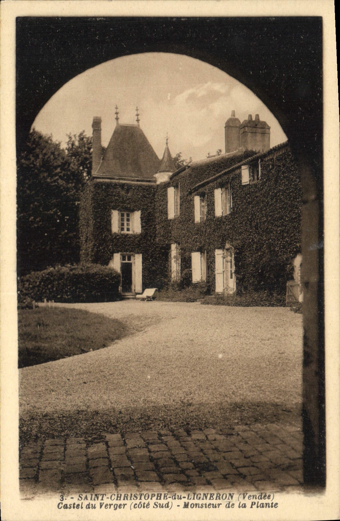 CPA Saint Christophe du Ligneron Vendee Castel du Verger cote sud Monsteur de la Plante