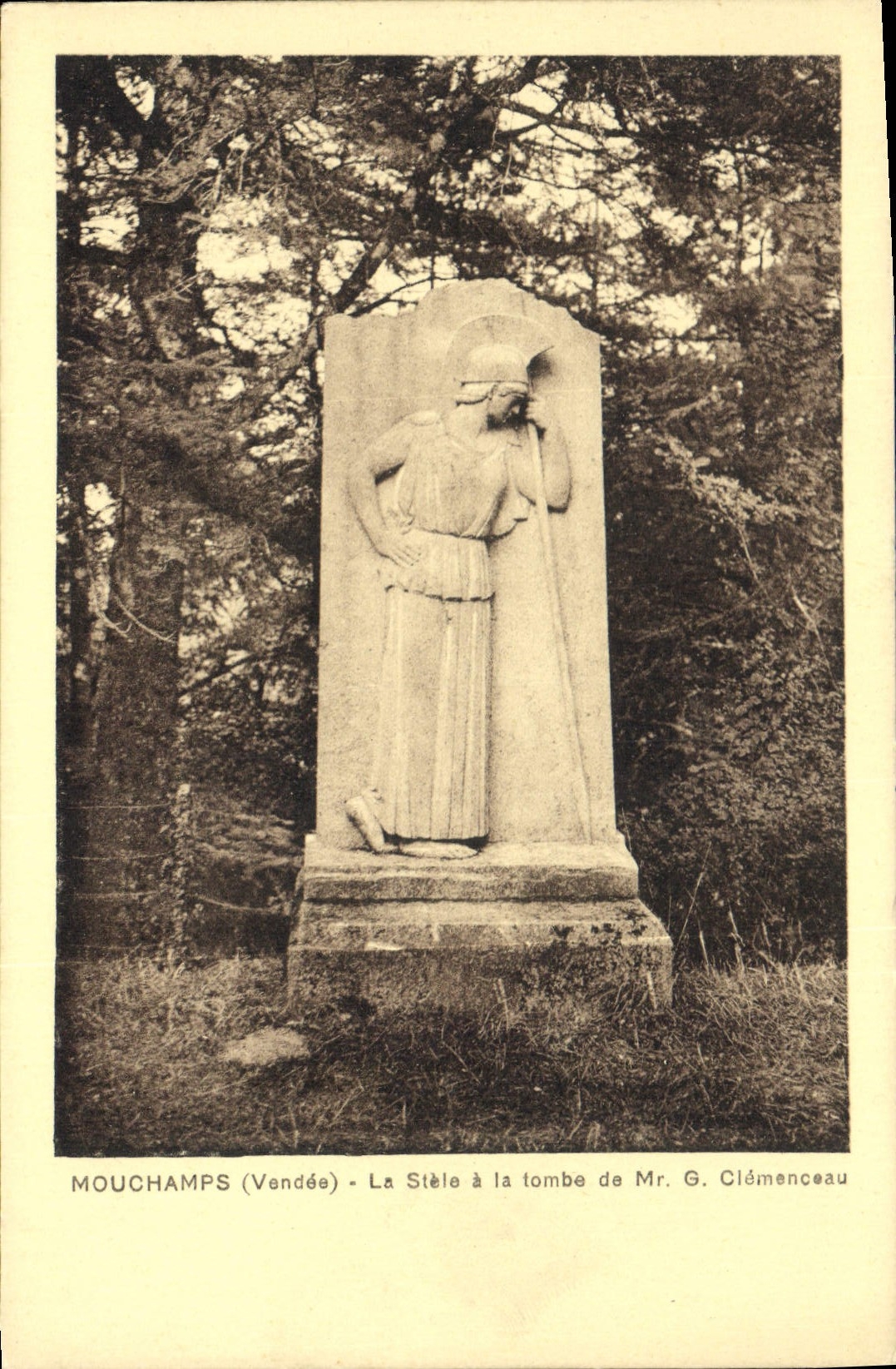 CPA Mouchamps Vendee la Stele a la Tombe de Mr G Clemenceau 
