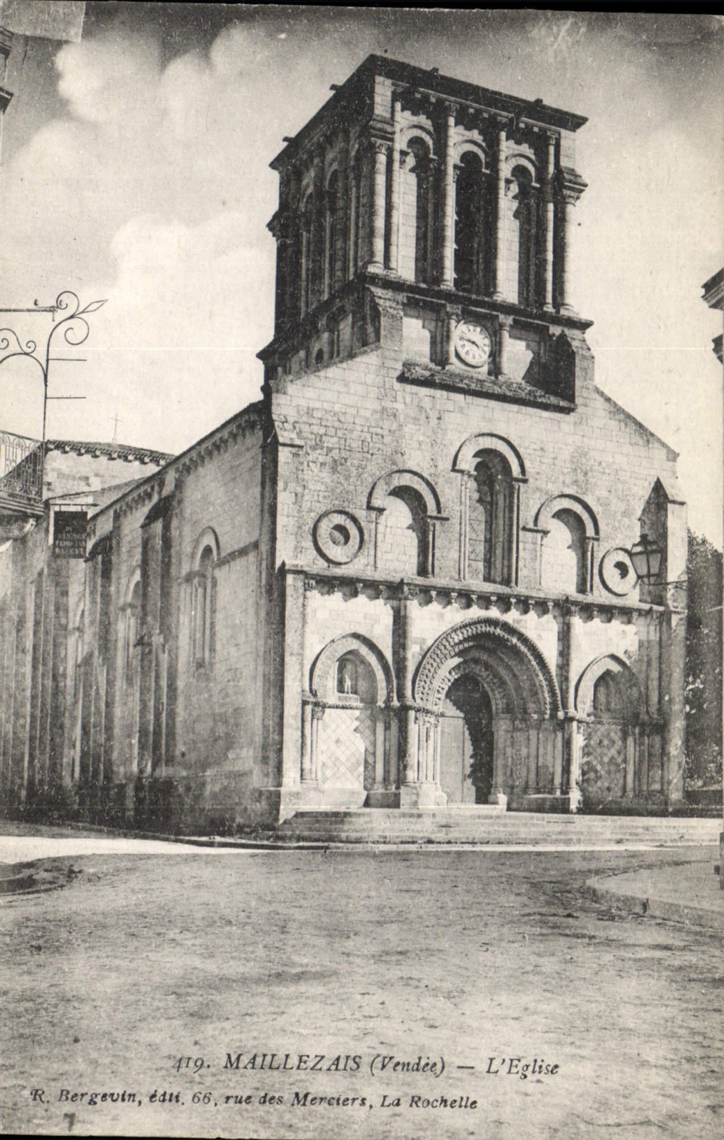CPA Maillezais Vendee l'eglise 