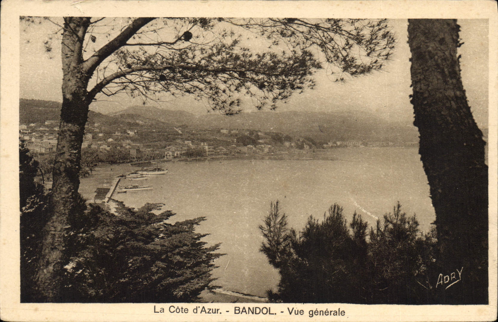 CPA La Cote d'Azur Bandol vue generale 