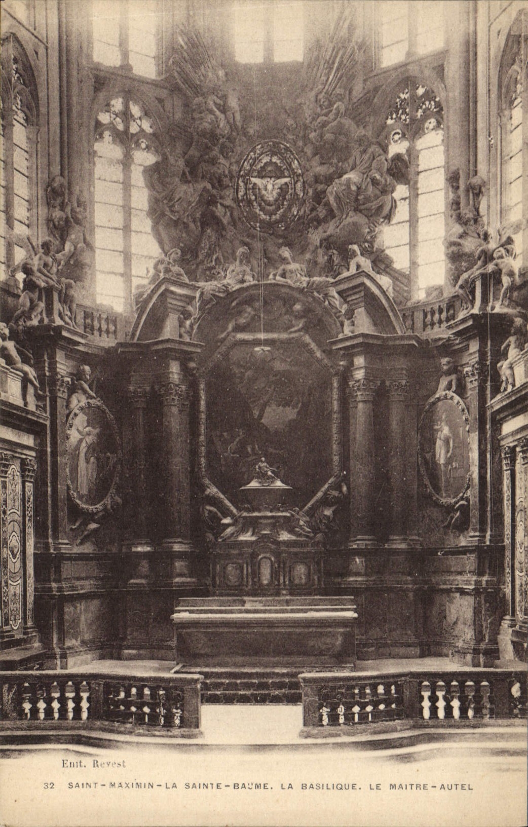 CPA Saint Maximin la Sainte Baume la Basilique le Maitre Autel 