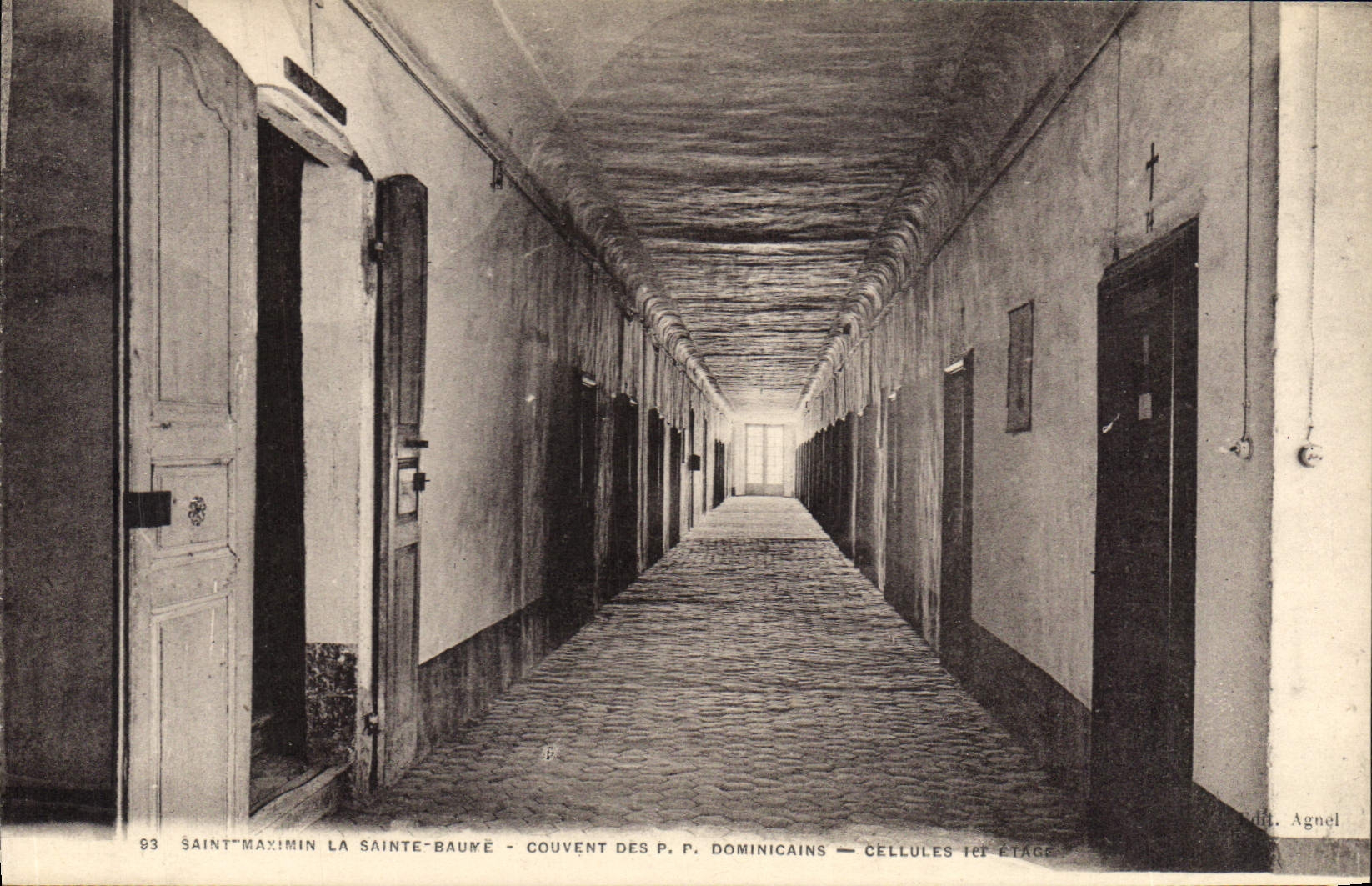CPA Saint Maximin la Sainte Baume Couvent des P P Dominicains cellules 