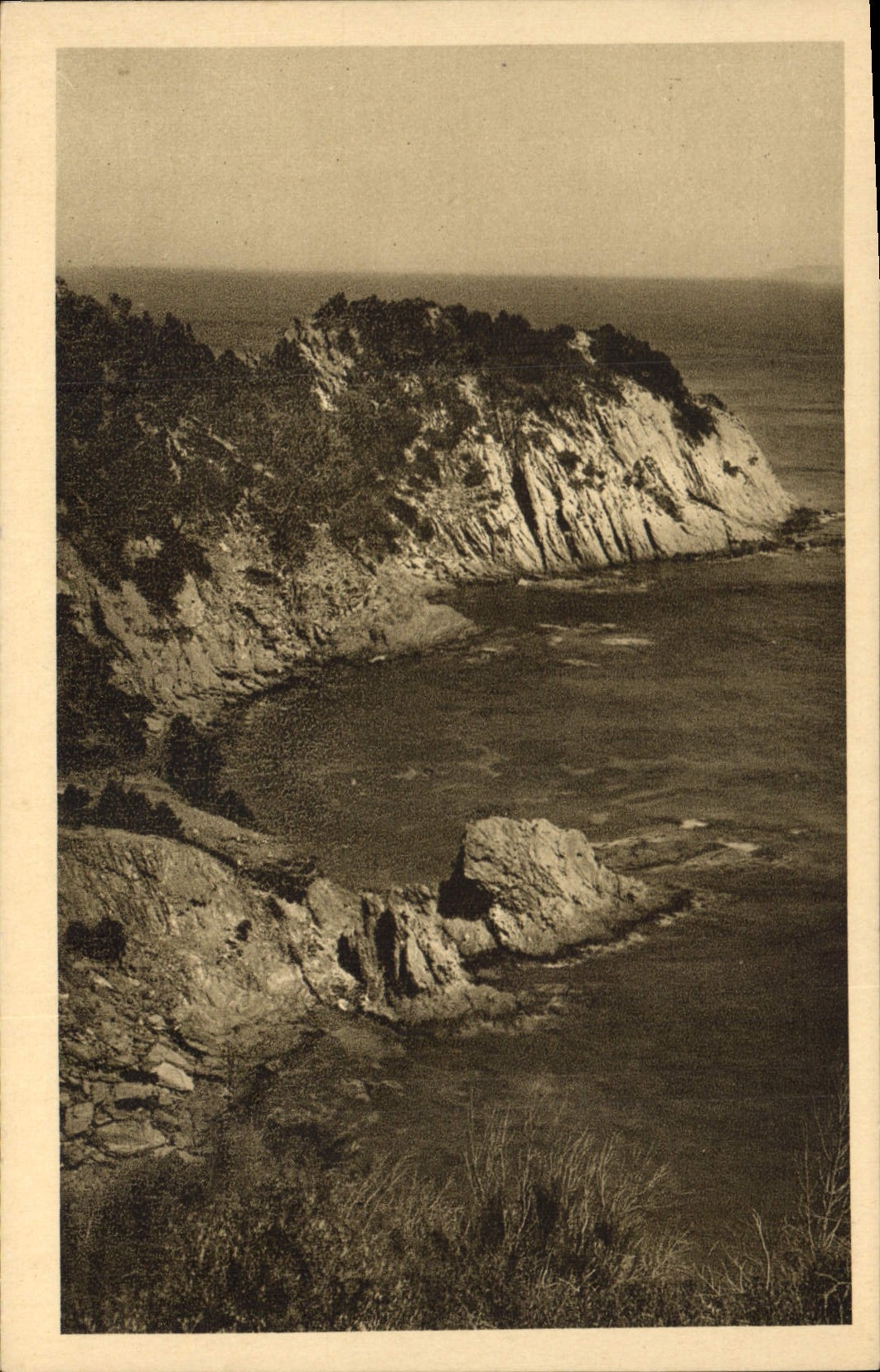 CPA Corniche des Maures Var Environs du Lavandou Le Cap Benat