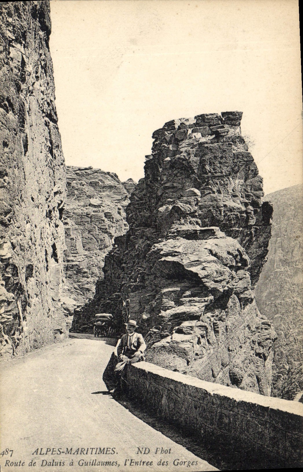 CPA Alpes Maritimes Route de Daluis a Guillaumes l'Entree des Gorges 