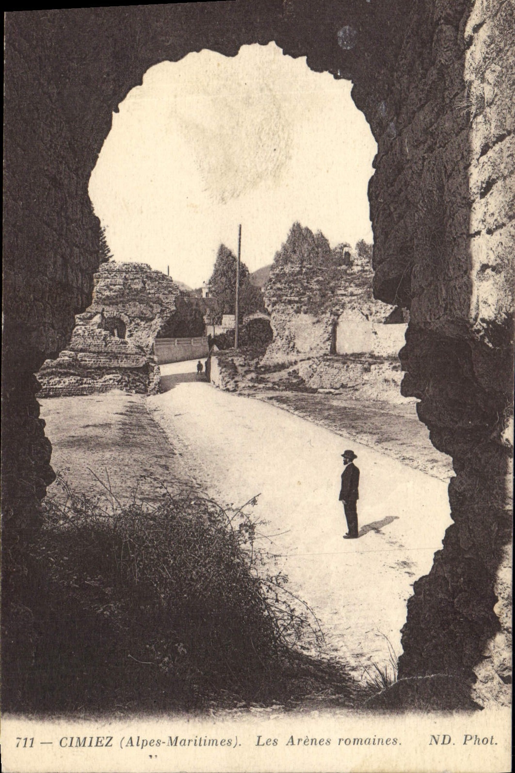 CPA Cimiez A M Les Arenes Romaines