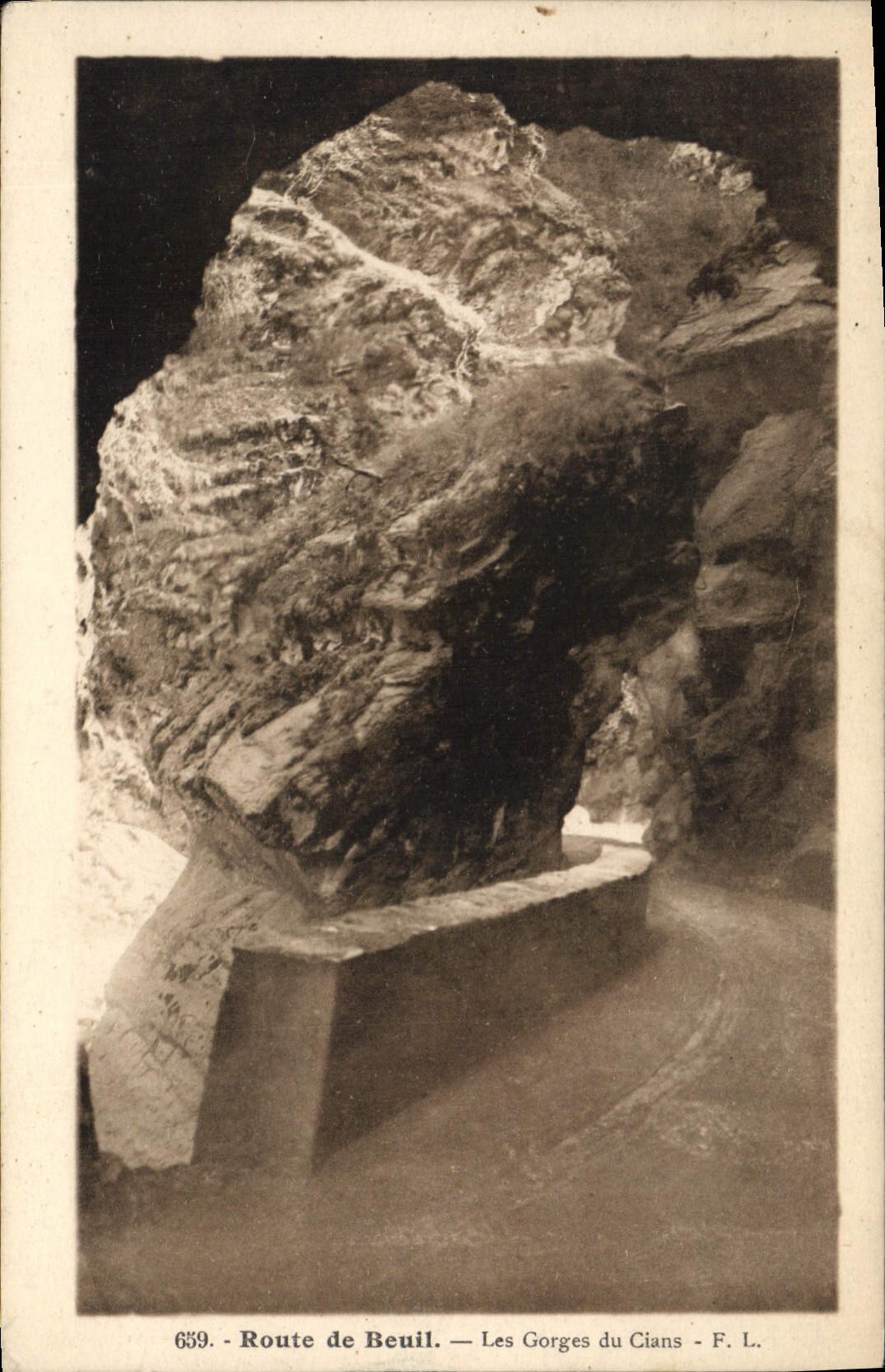 CPA Route de Beuil Les Gorges du Cians 