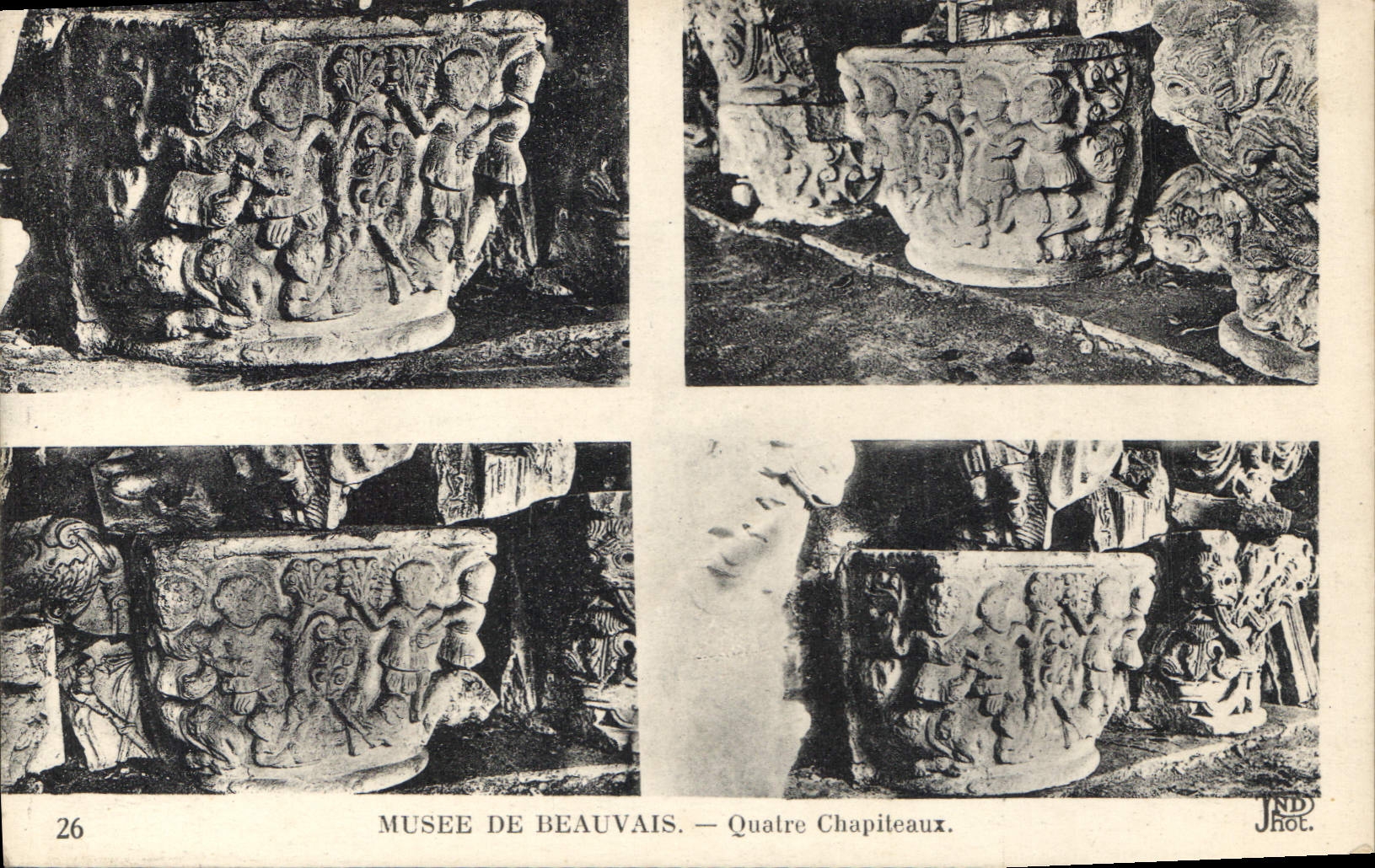 CPA Musee du Louvre Quatre Chapiteaux 