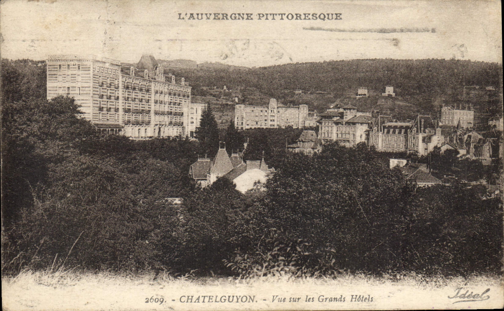 CPA L'Auvergne Pittoresque Chatelguyon Vue sur les Grands Hotels