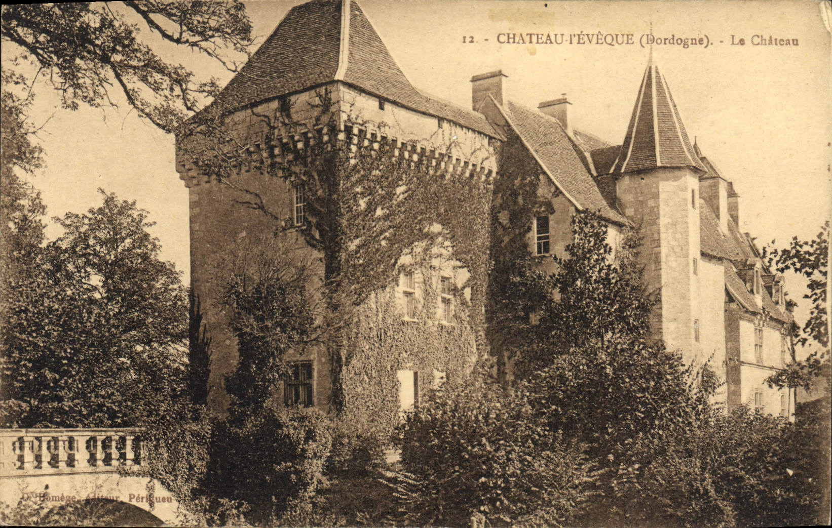 CPA Chateau L'Eveque Dordogne La Chateau