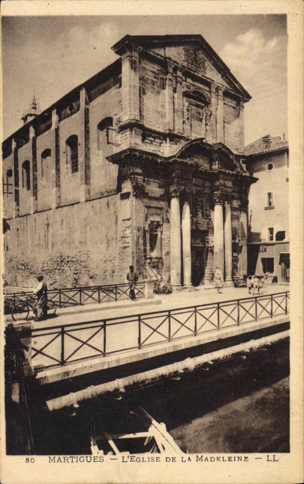 CPA Martigues L'Eglise de la Madeleine