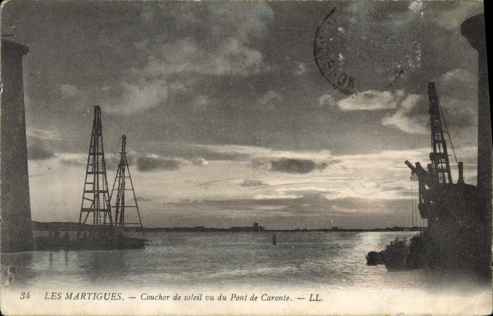 CPA Les Martigues Coucher de soleil vu du Pont de Caronte