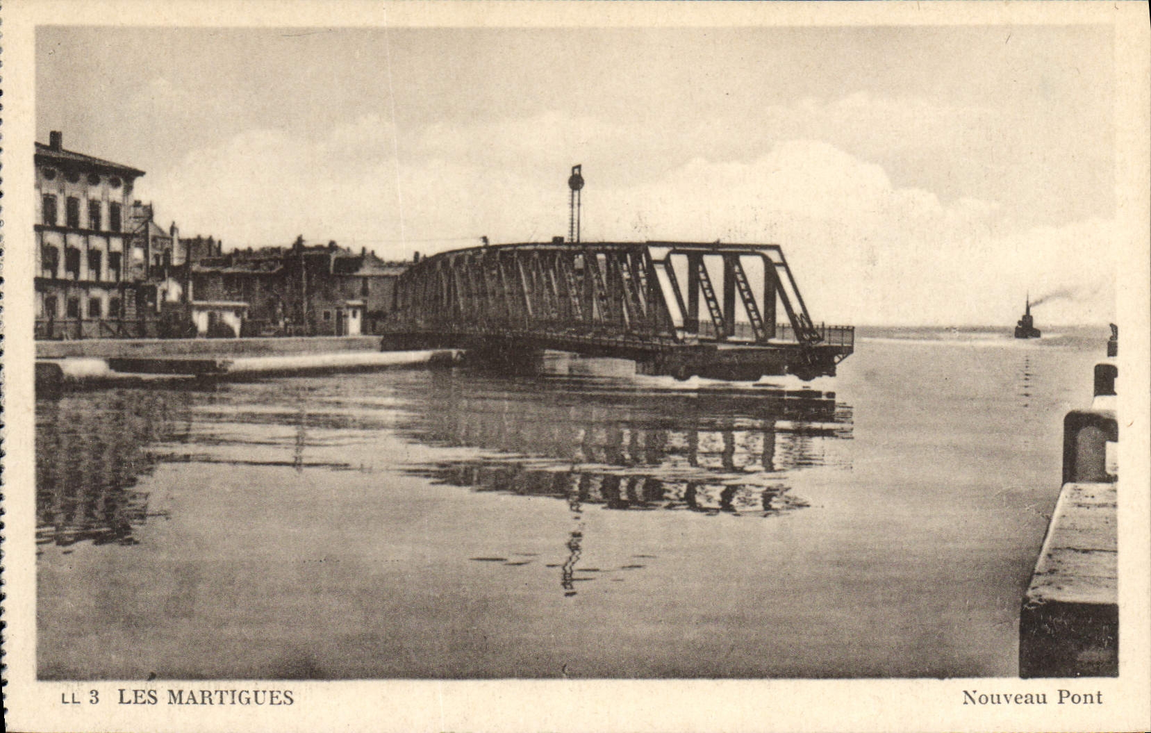 CPA Les Martigues Nouveau Pont 