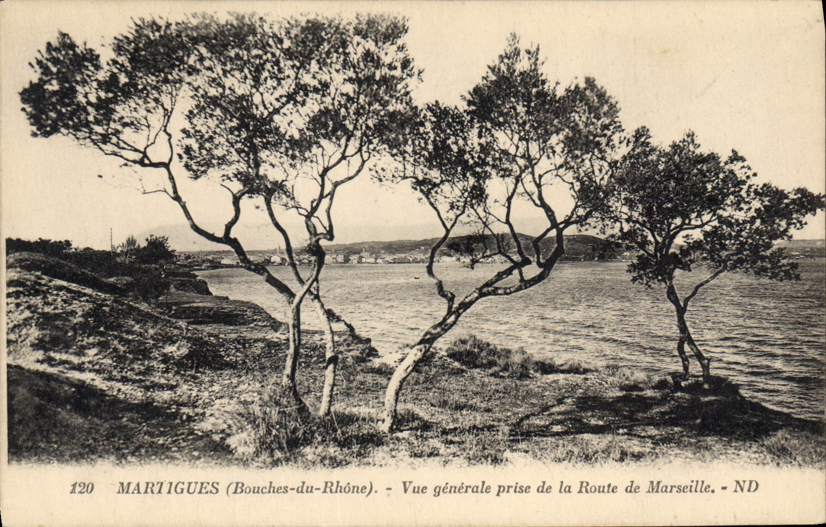 CPA Martigues Bouches du Rhone Vue generale prise de la Route de Marseille