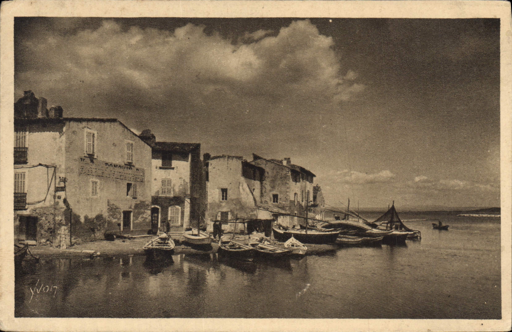 CPA Les martigues L'Entree du Port des Pecheurs 