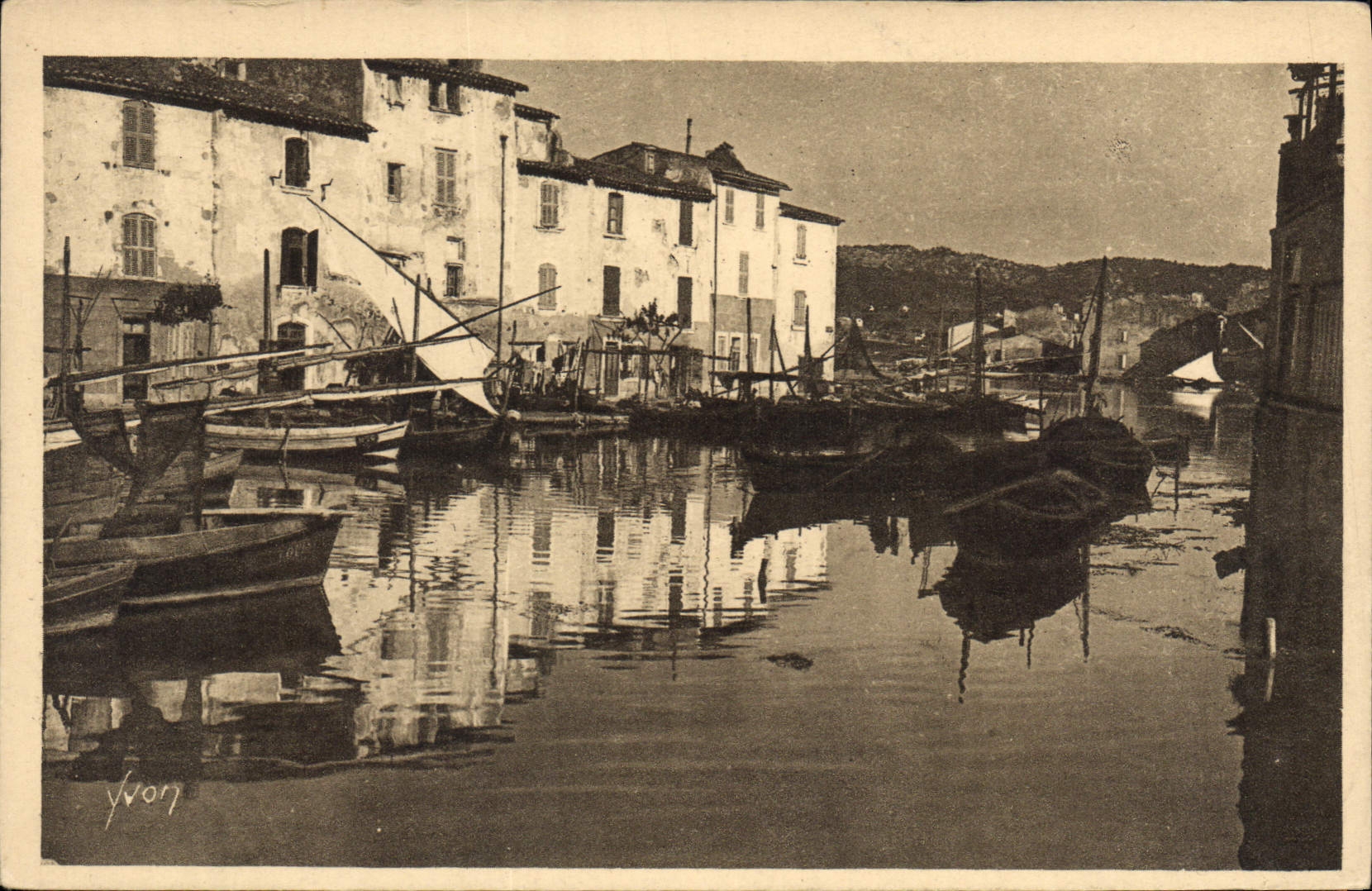 CPA Les Martigues B du R 