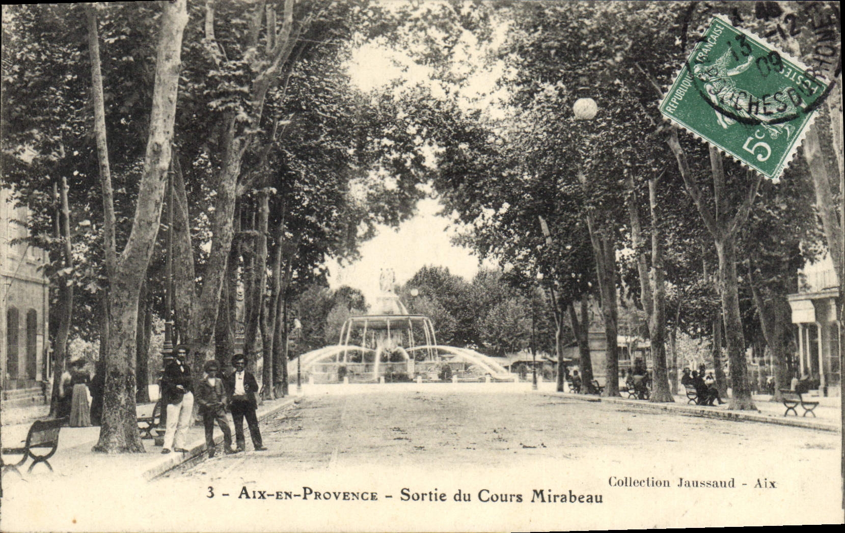 CPA Aix en Provence Sortie du Cours Mirabeau 