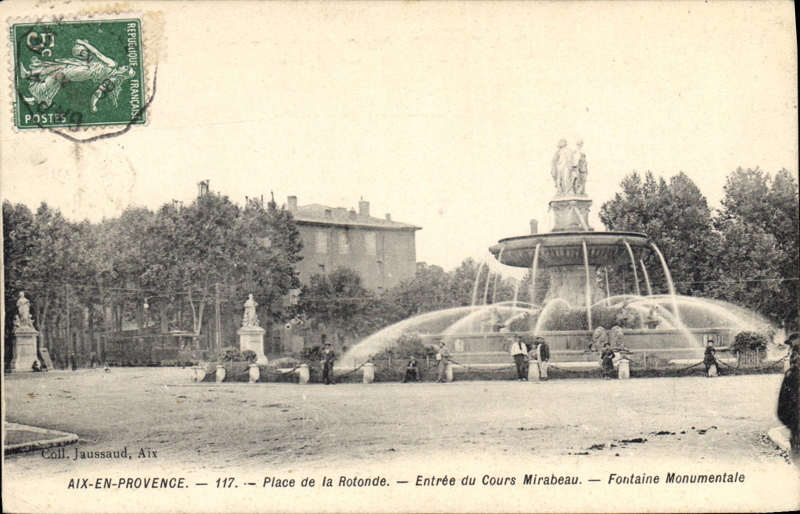 CPA Aix en Provence Place de la Rotonde Entree du Cours Mirabeau Fontaine Monumentale 