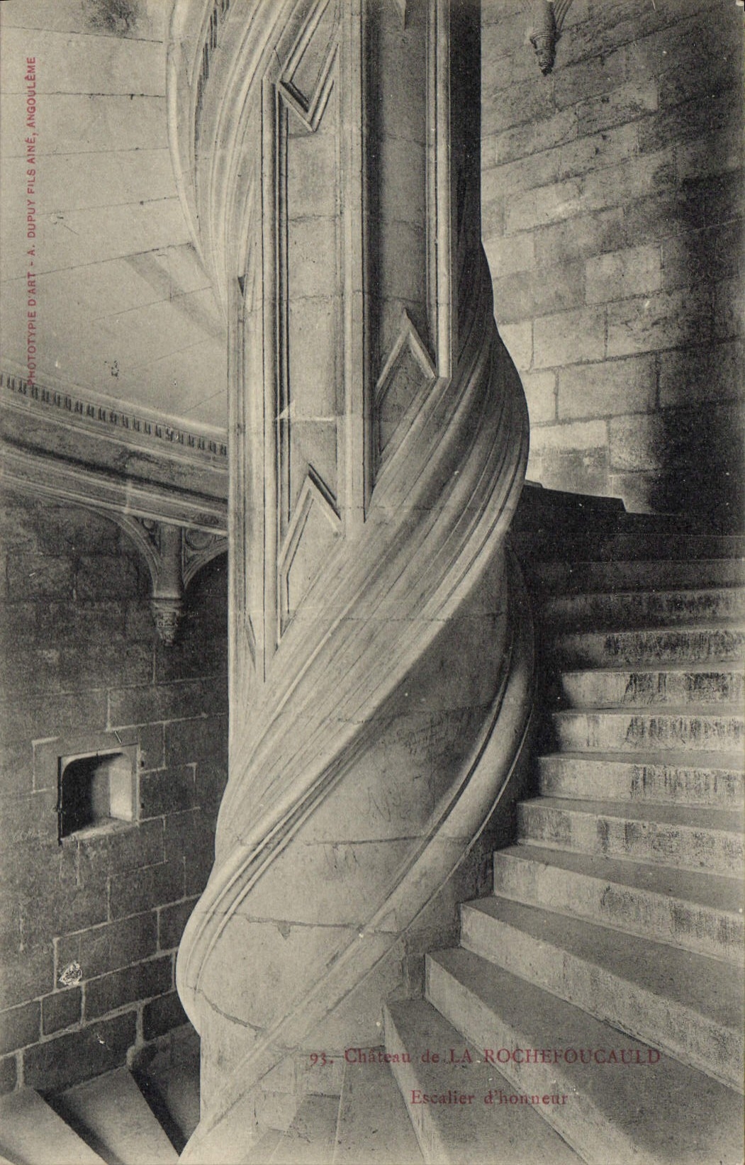 CPA Chateau de la Rochefoucauld Escalier d'honneur