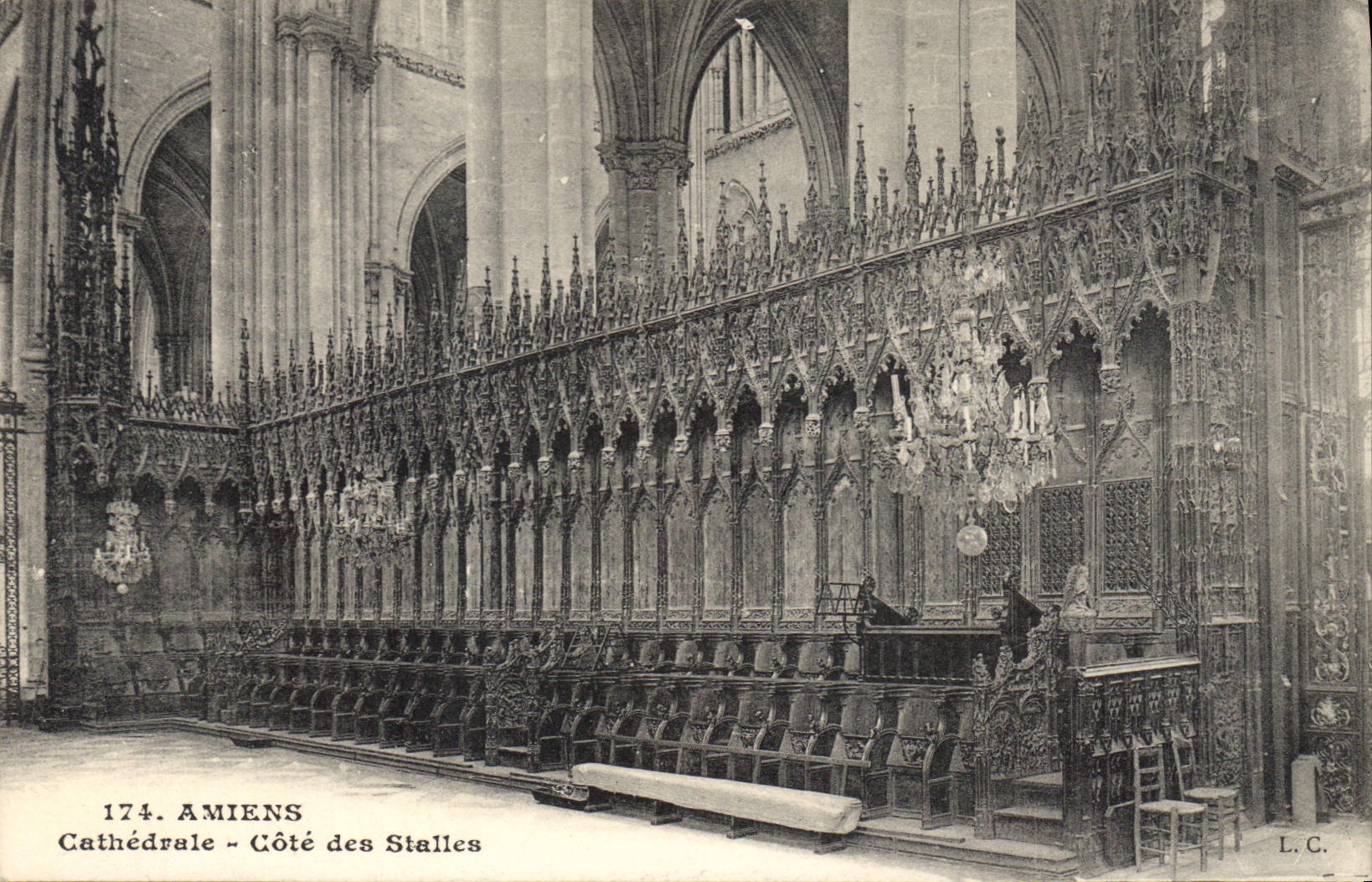 CPA Amiens Cathedrale des Stalles 