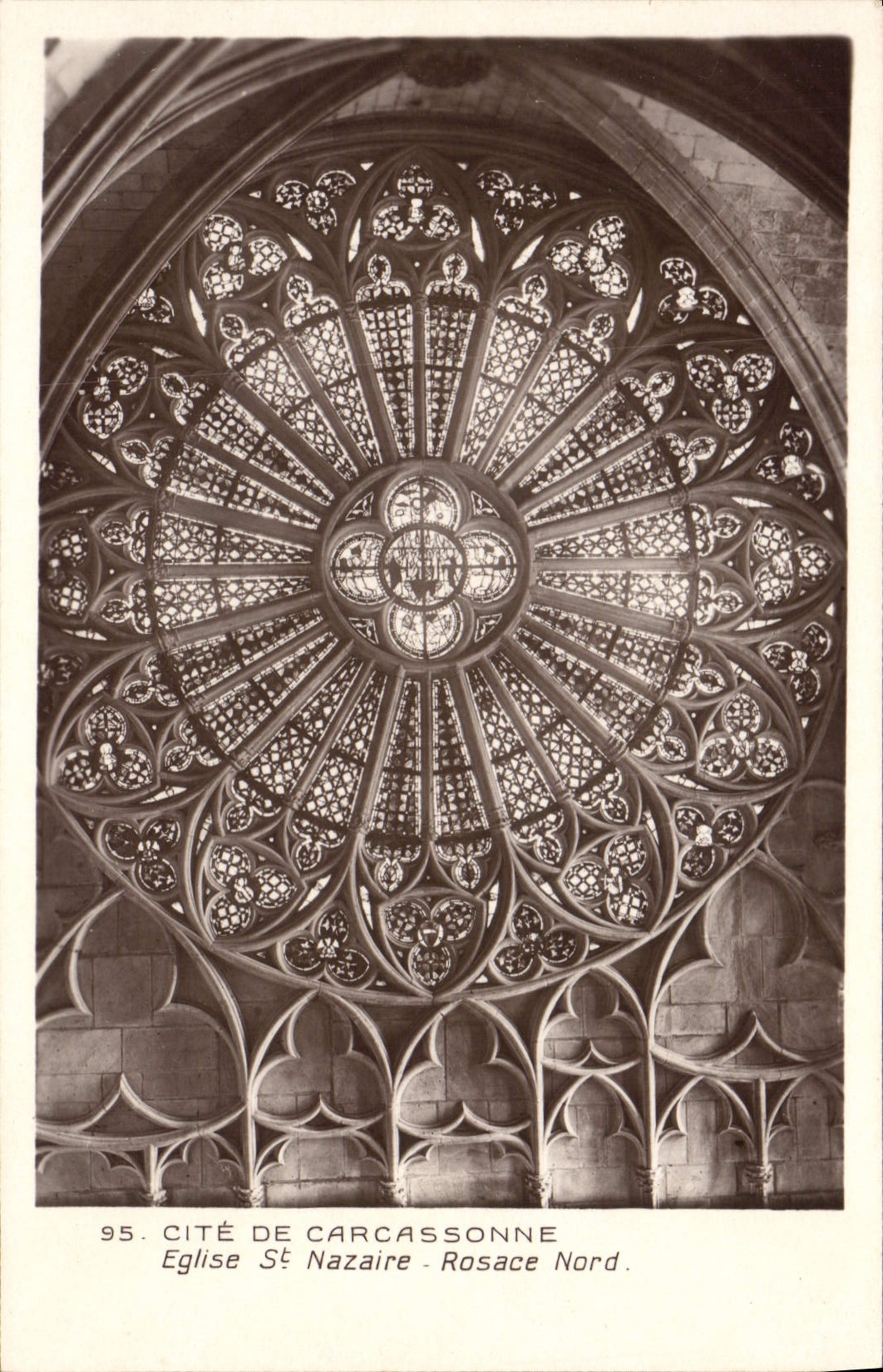 CPA Cite de Carcassonne Eglise St Nazaire Rosace Nord 