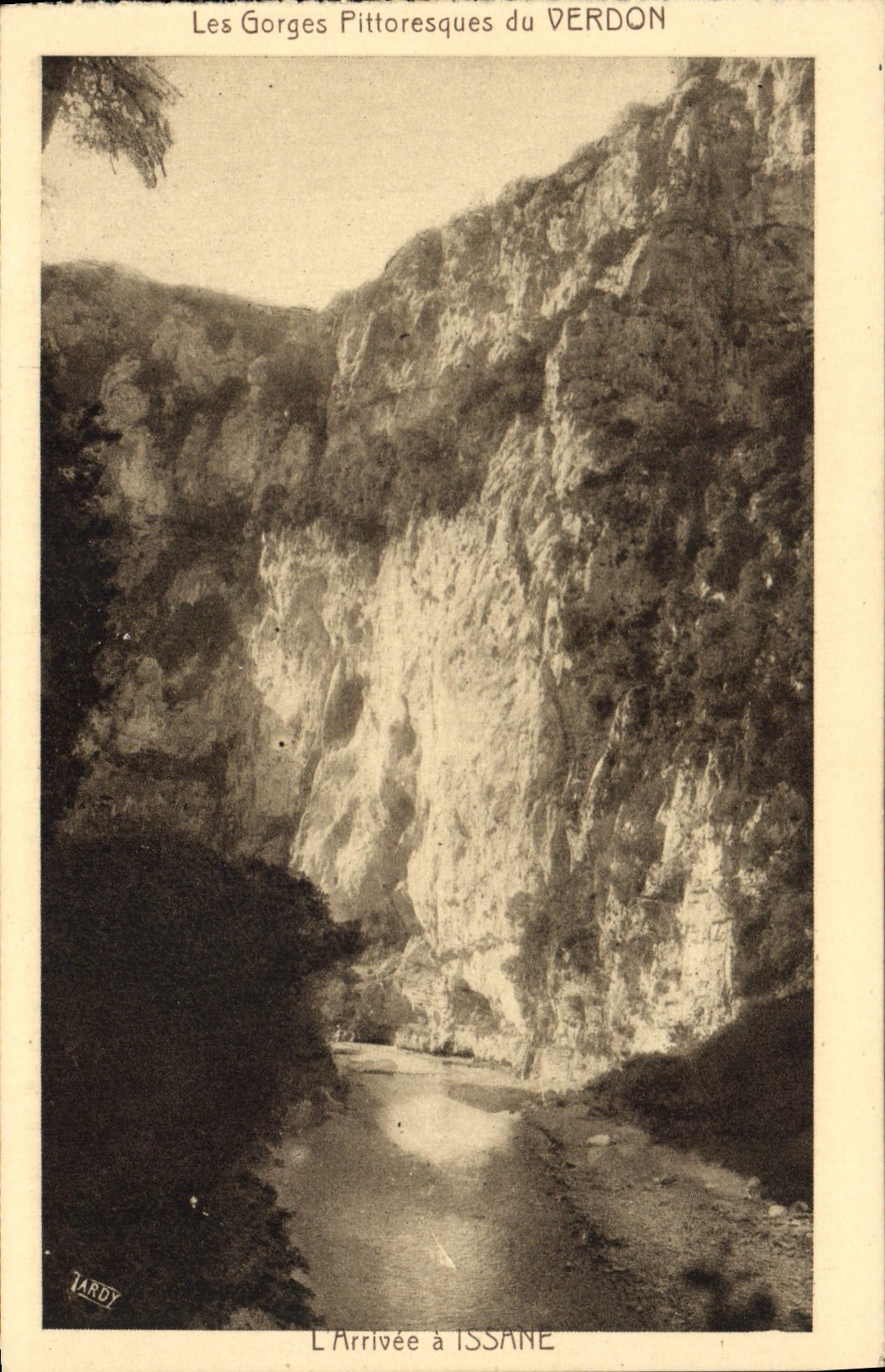 CPA Les Gorges Pittoresque du Verdon L Arrivee a Issane