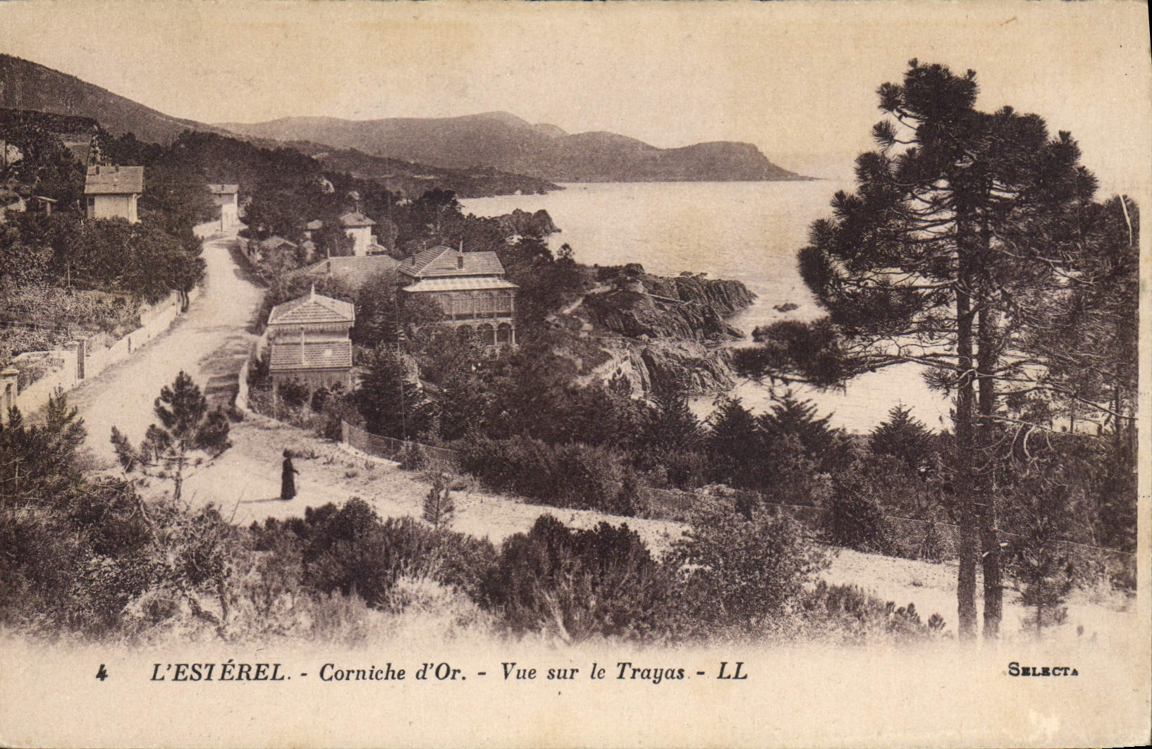 CPA L'Esterel Corniche d'Or Vue sur le Trayas