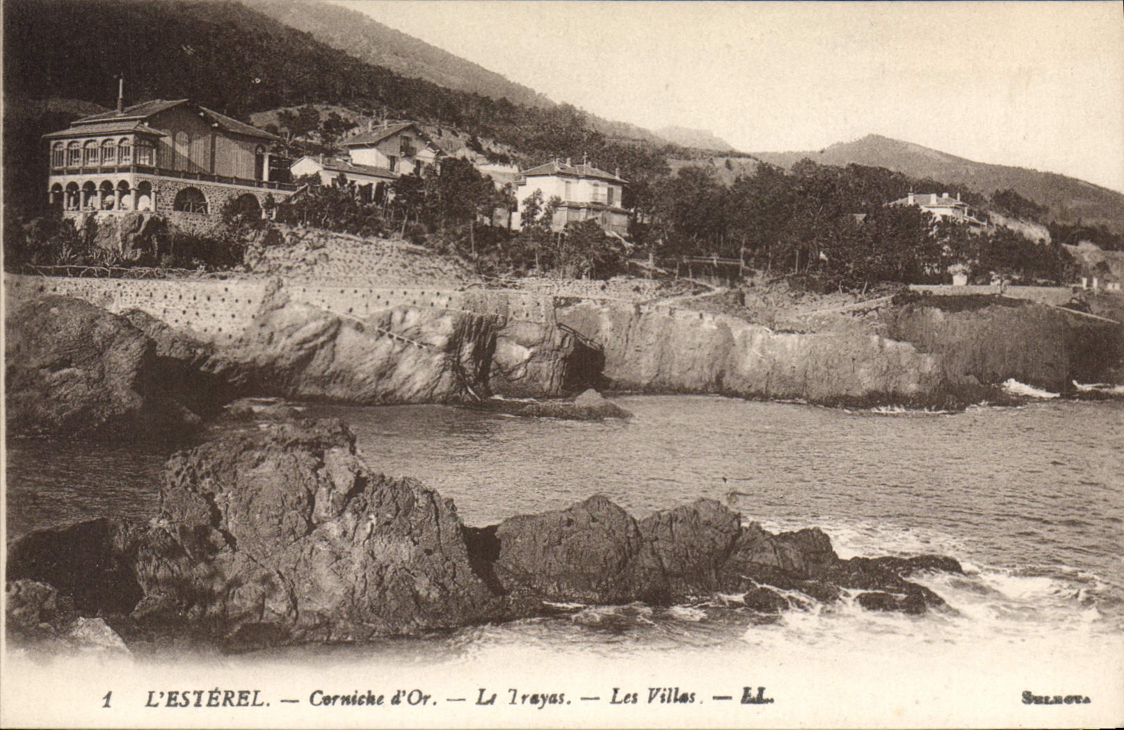 CPA L'Esterel Corniche d'Or Le Trayas Les Villas