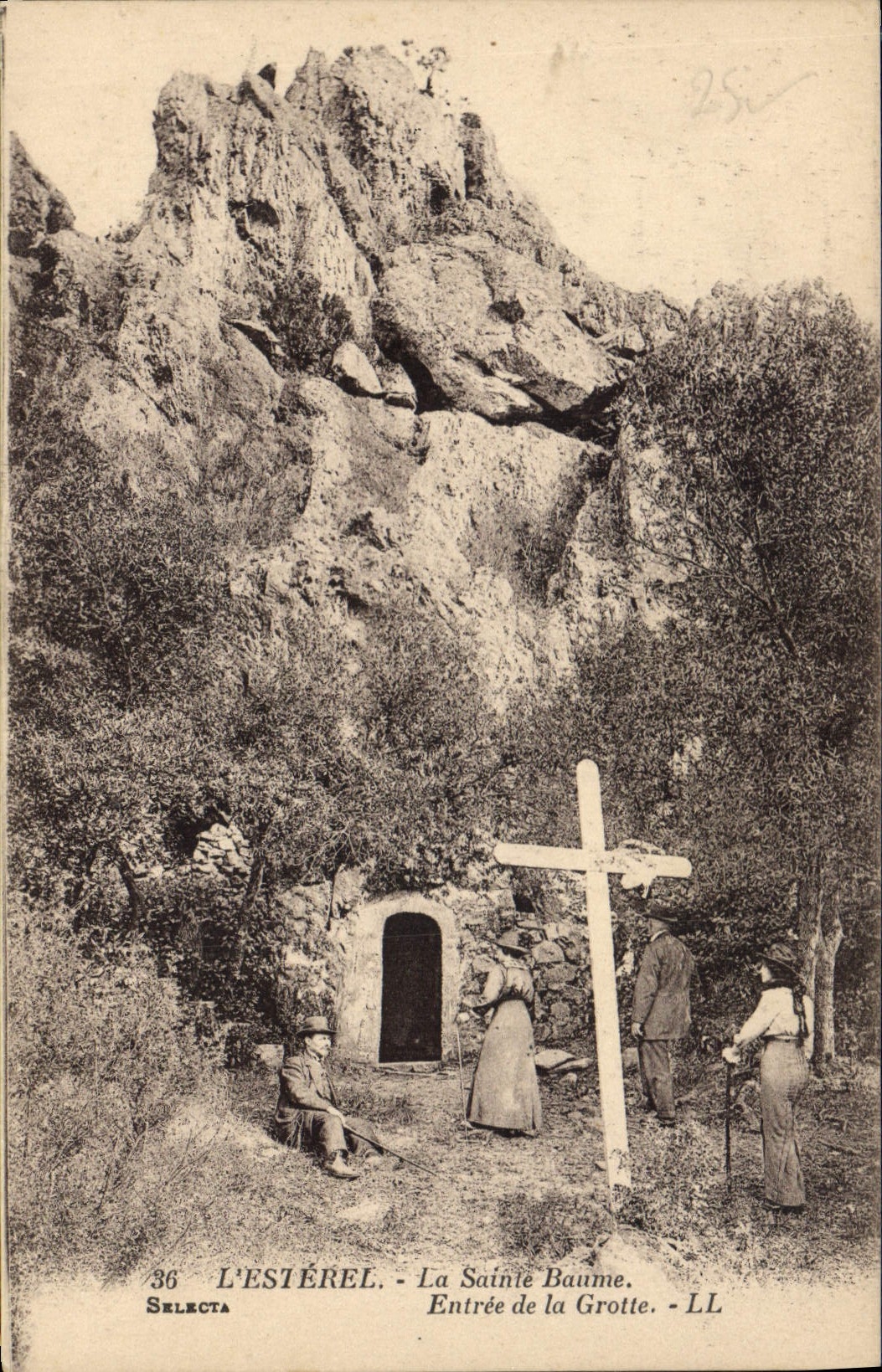 CPA L'Esterel La Sainte Baume Entree de la Grotte