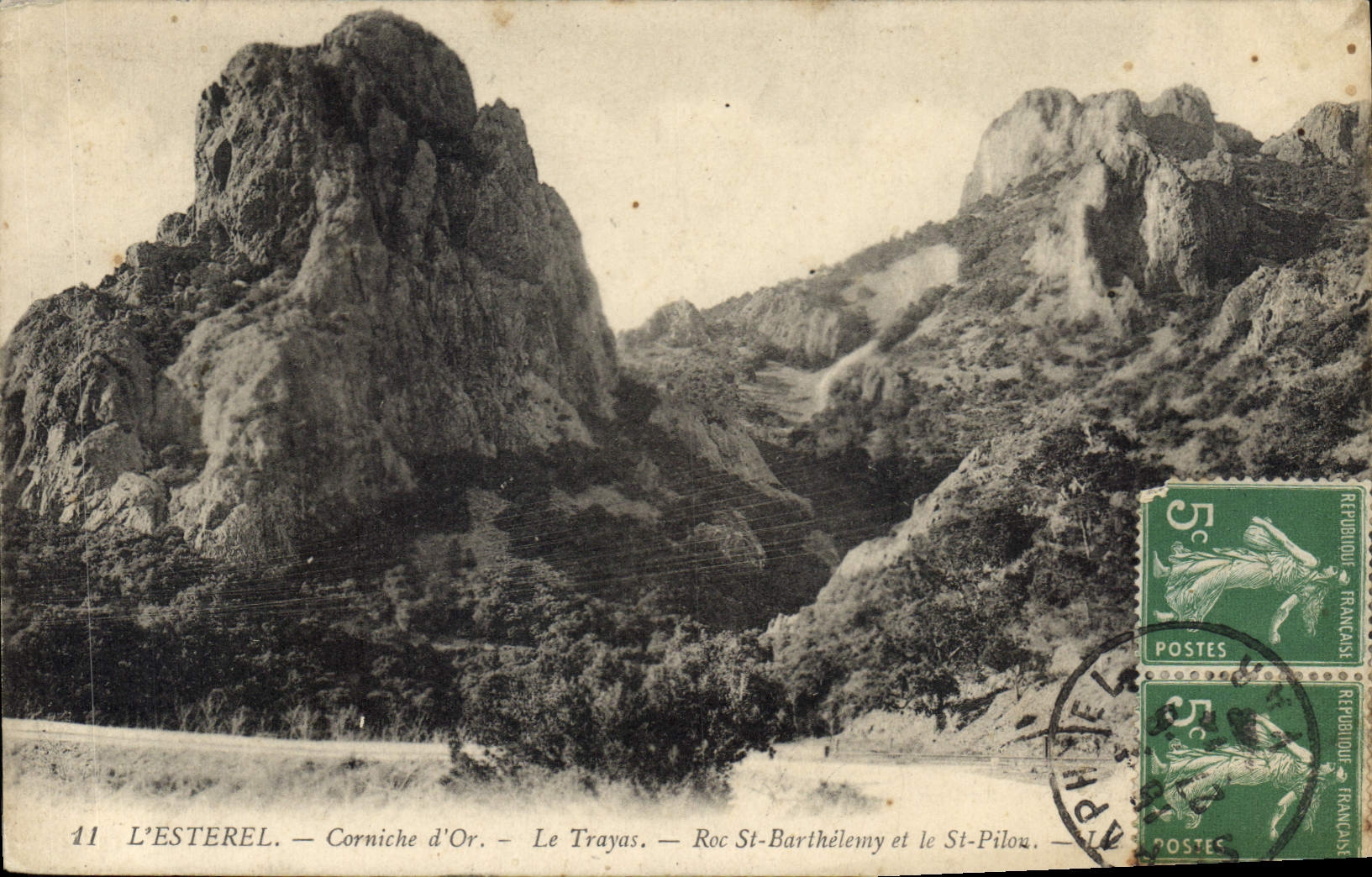 CPA L'Esterel Corniche d'Or Le Trayas Roc St Barthelemy et le St Pilou