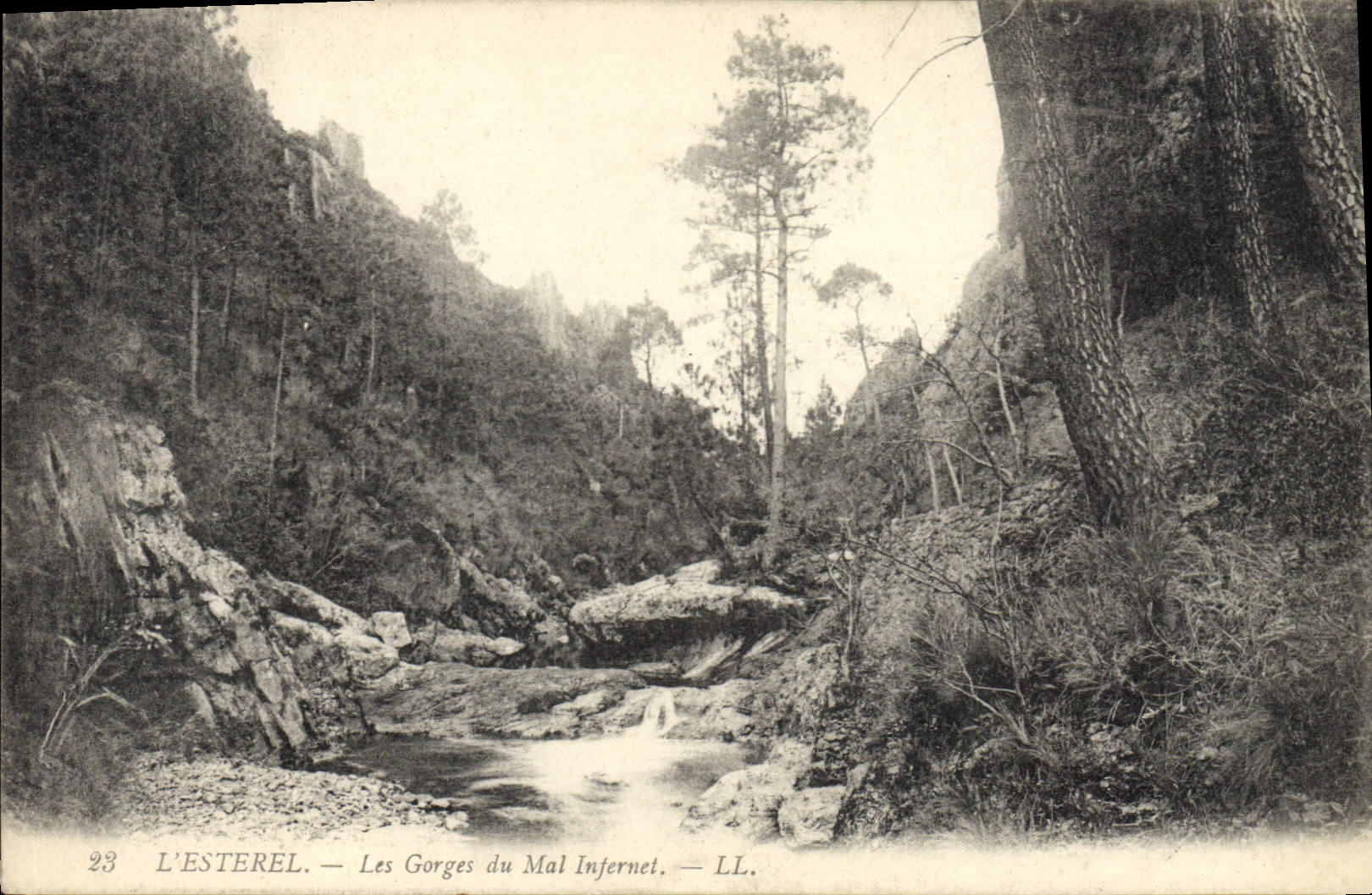 CPA L'Esterel Les Gorges du Mal Infernet 