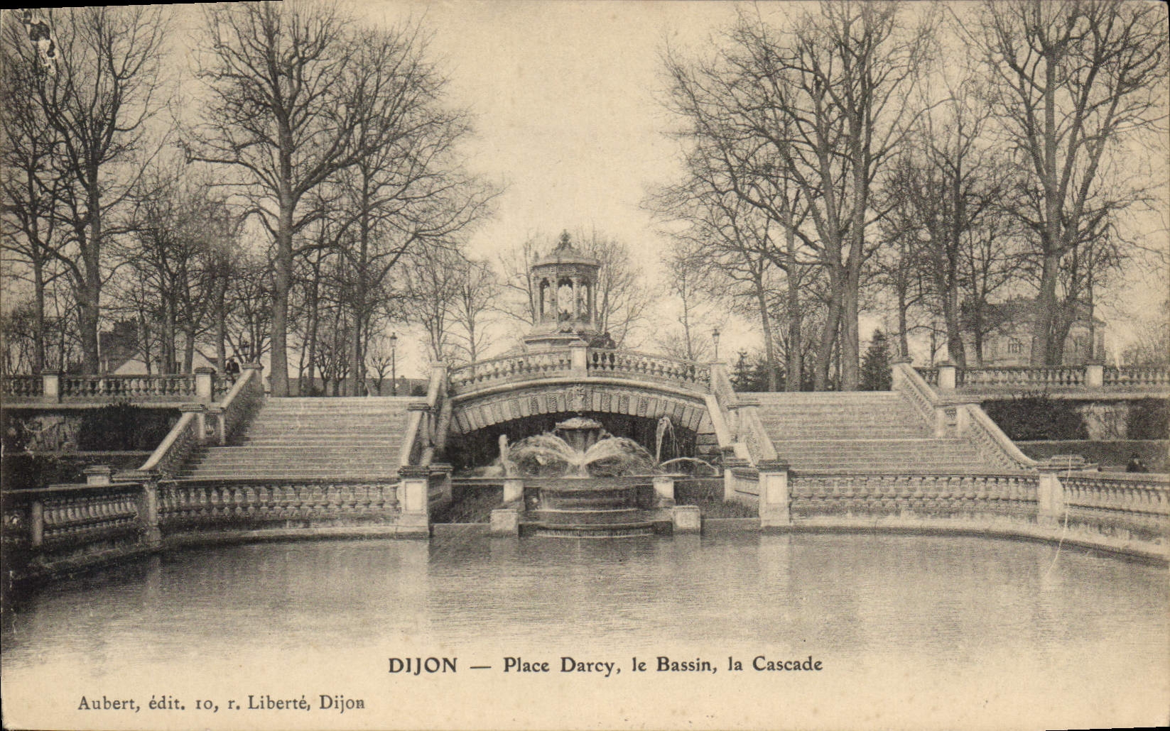 CPA Dijon Place Darcy le Bassin la Cascade 