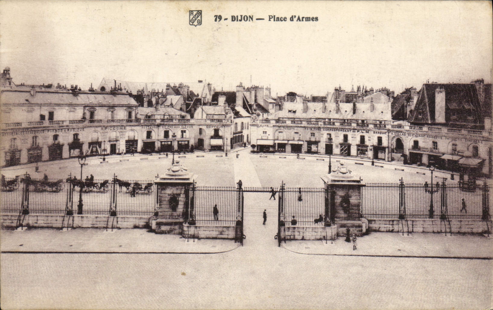 CPA Dijon Place d'Armes 