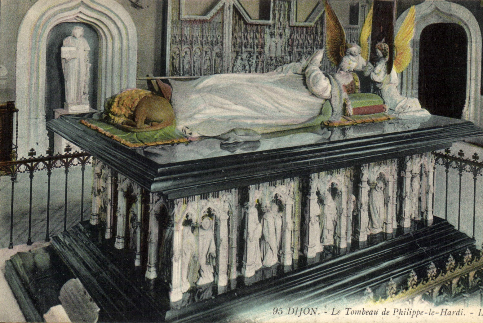 CPA Dijon Le Tombeau de Philippe le Hardi 