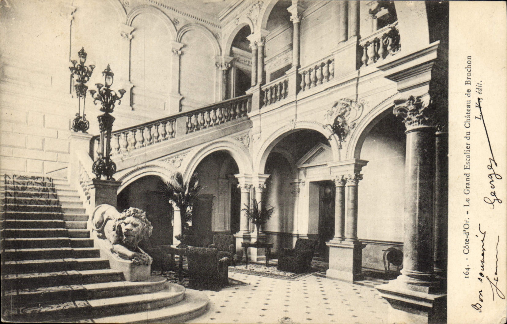 CPA Cote d'Or Le Grand Escalier du Chateau de Brochon Lion