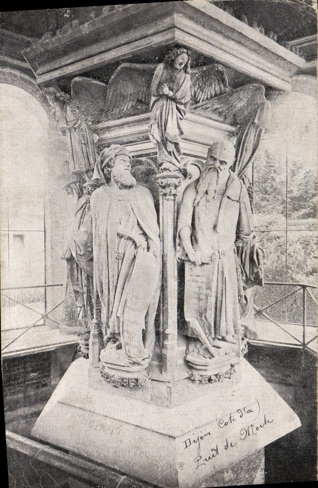 CPA Dijon Puits de Moise 