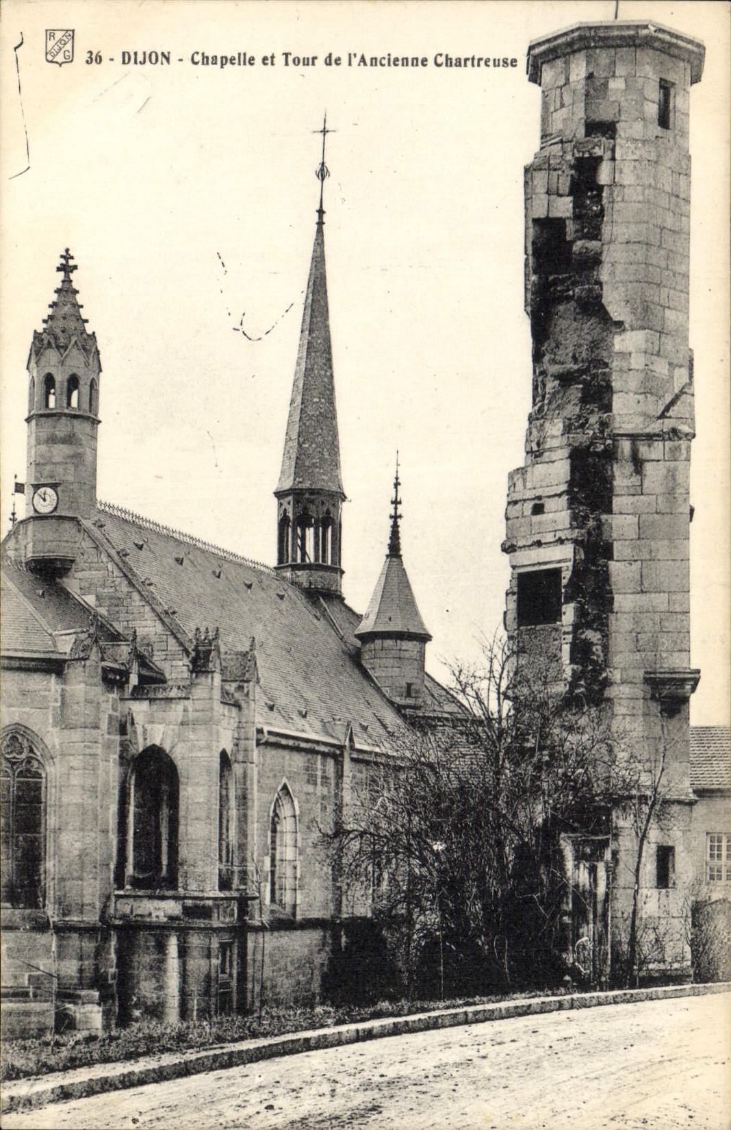 CPA Dijon Chapelle et Tour de l'Ancienne Chartreuse