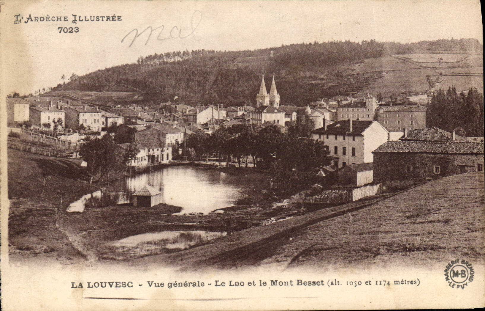 CPA La Louvesc Ardeche Vue generale Le Lac et le Mont Besset