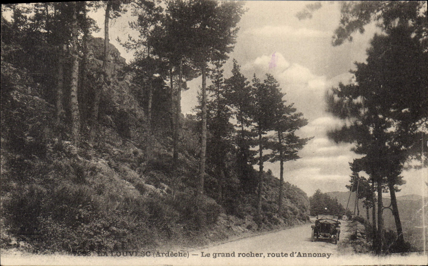 CPA La Louvesc Ardeche Le grand rocher route d'Annonay
