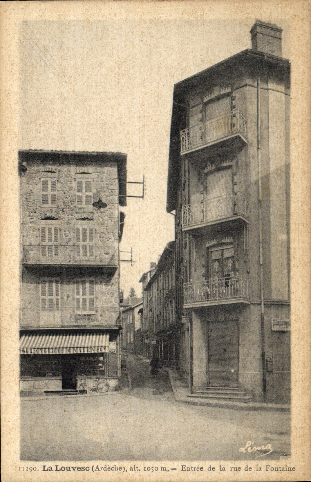 CPA La Louvesc Ardeche Entree de la rue de la Fontaine