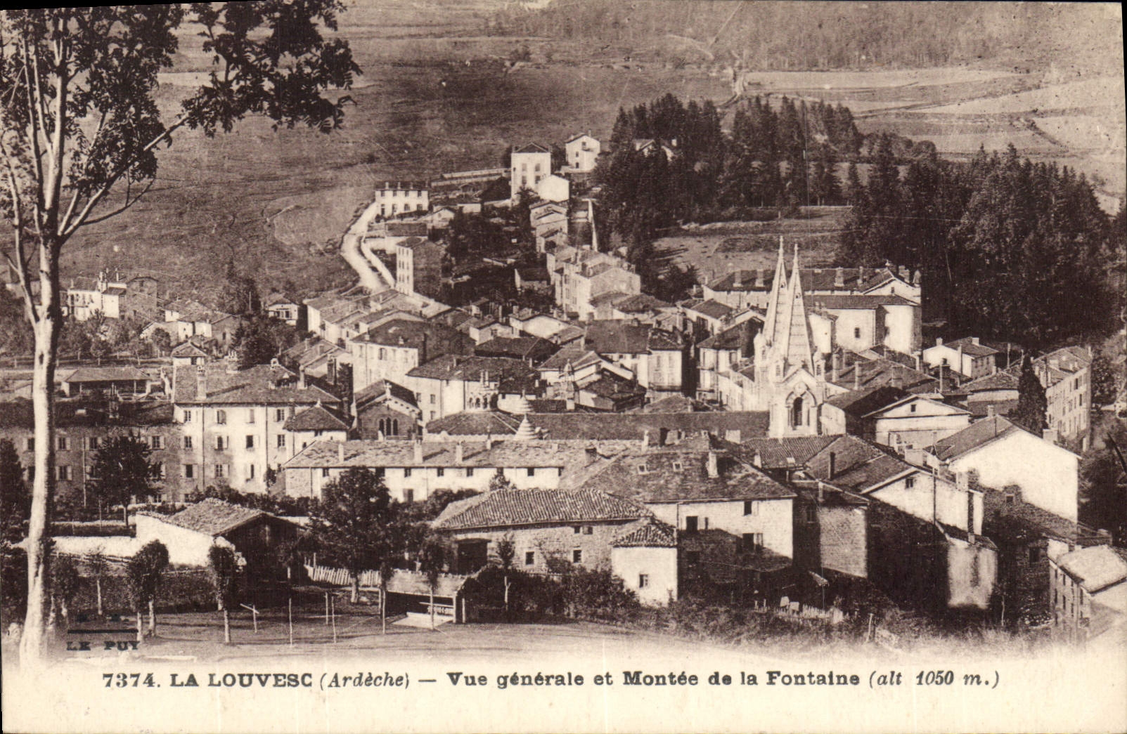CPA La Louvesc Ardeche Vue generale et Montee de la Fontaine 