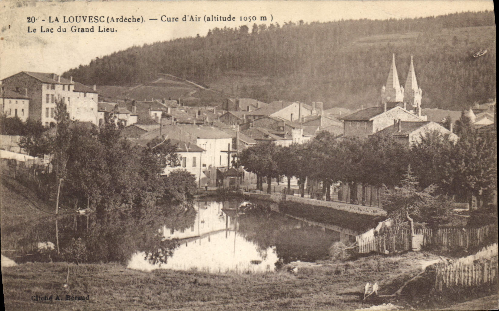 CPA La Louvesc Ardeche Cure d'Air Le Lac du Grand Lieu 