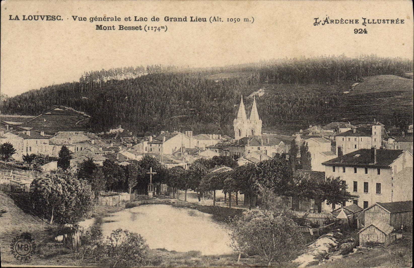 CPA La Louvesc Vue generale et Lac de Grand Lieu Mont Besset 