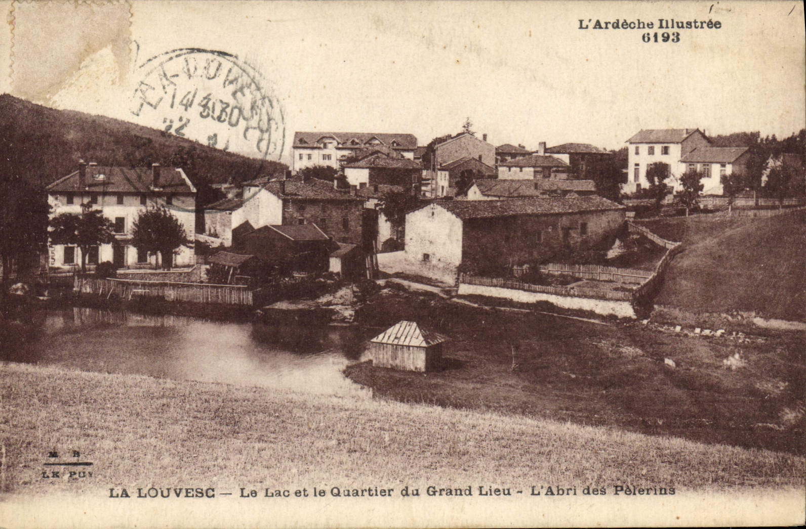 CPA La Louvesc Le Lac et le Quartier du Grand Lieu L'Abri des Pelerins 